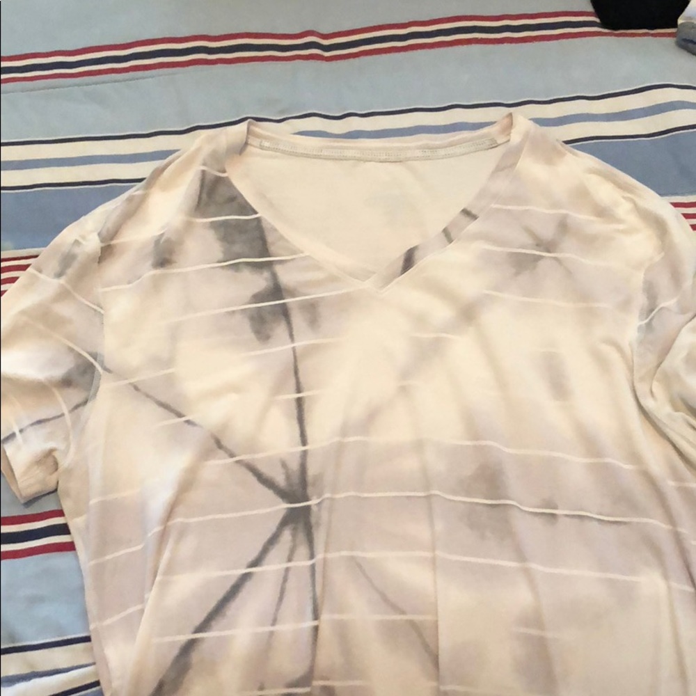 Lulu Vneck shirt